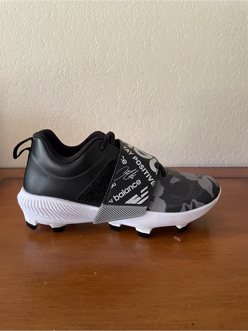 New Balance Lindor V1 Big Kid Floral Black & Grey Sz 6 Baseball Cleats JLINDPR1 - Picture 6 of 12